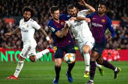 开云体育APP下载-皇家马德里战平比利亚雷亚尔，卡塞米罗进球