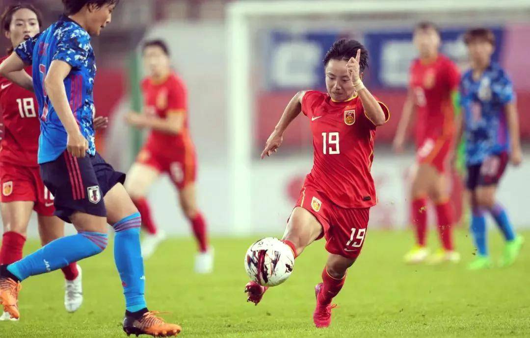 东亚女足赛事精彩纷呈,吸引众多观众围观的简单介绍 东亚女足赛事精彩纷呈,吸引众多观众围观的简单介绍