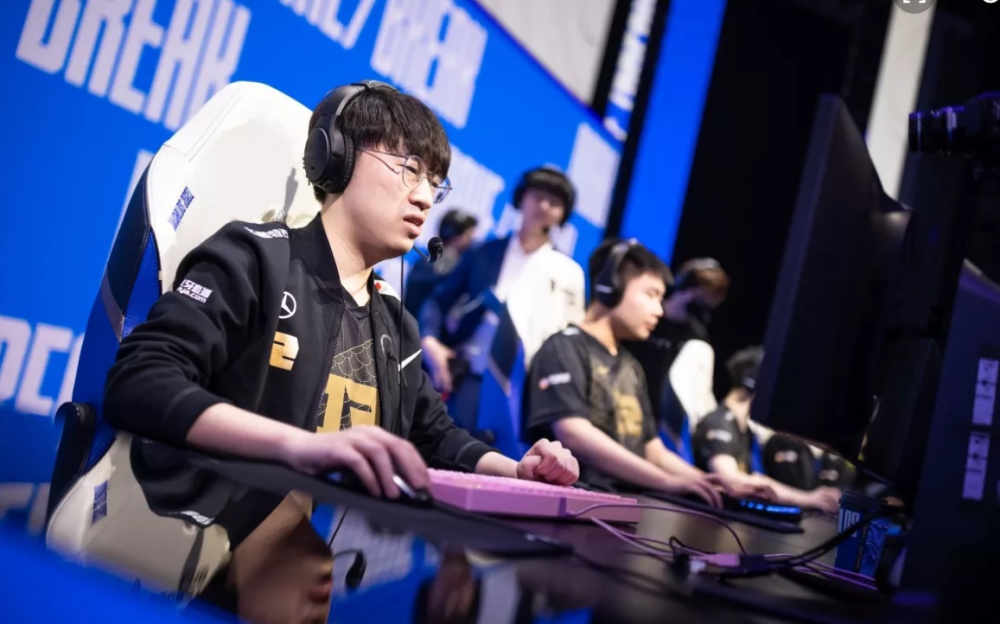 RNG横扫KT，Deft团战一打五全球总决赛3:1（东京）