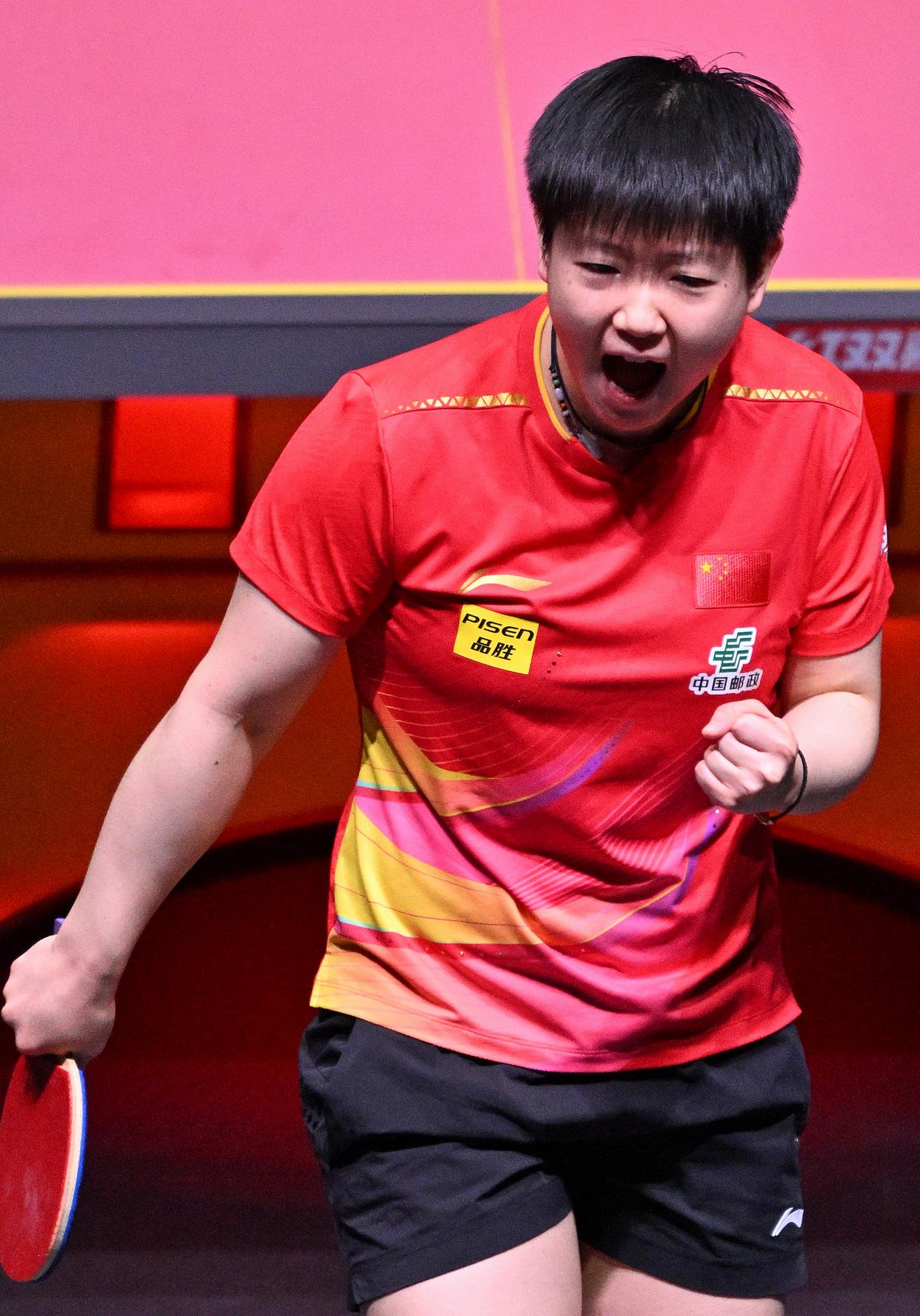 乒乓球比赛紧张激烈中国选手夺冠