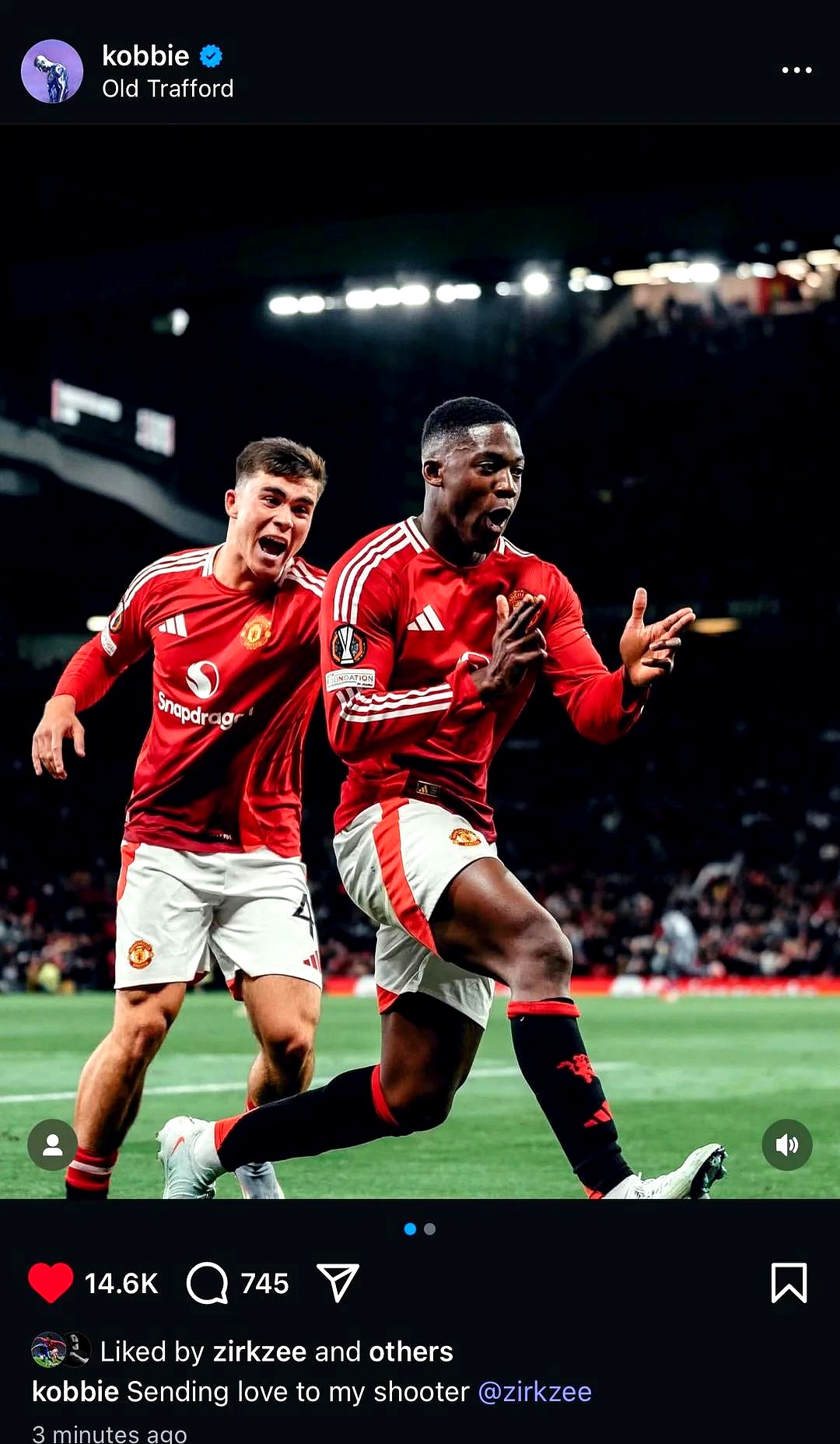 曼联复仇成功，击败老对手，球迷欢呼加油