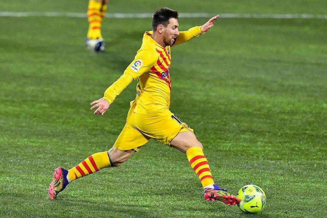 包含梅西再度完美表现,助巴塞罗那稳坐西甲榜首的词条 包含梅西再度完美表现,助巴塞罗那稳坐西甲榜首的词条