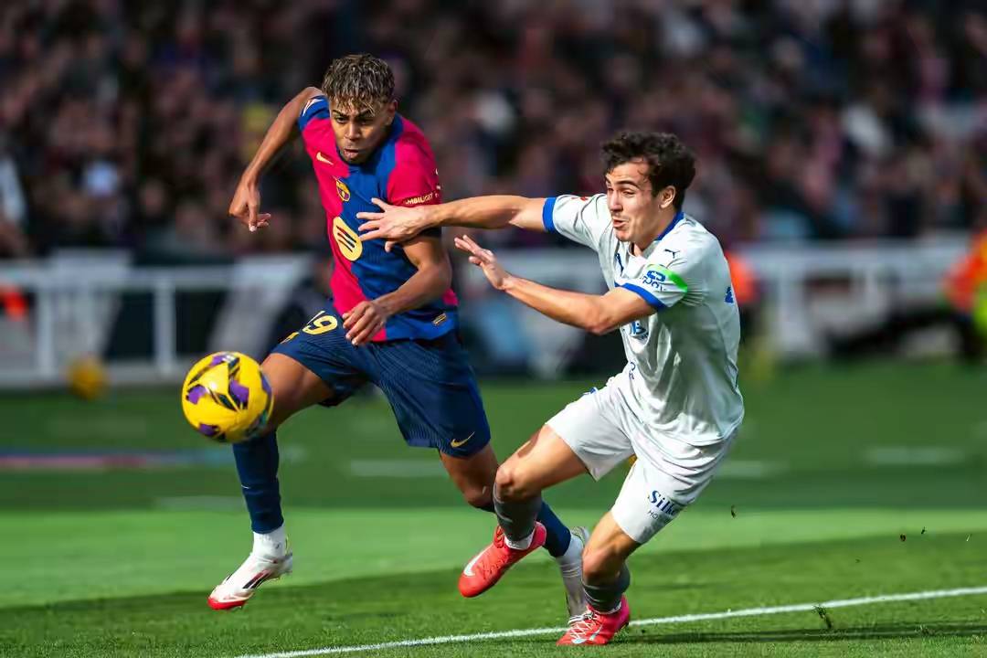 包含赫塔菲主场不敌巴拉多利德，遭遇西甲连败的词条