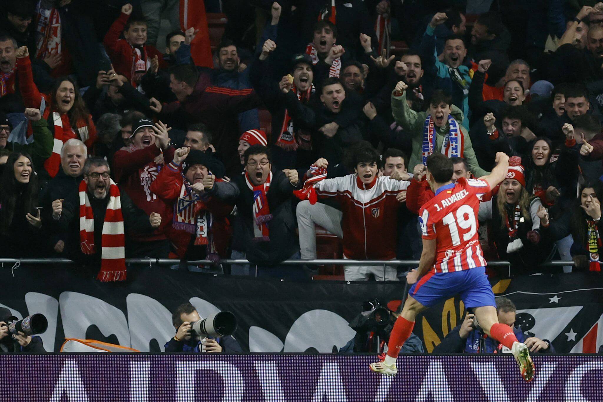 墨西哥血洗日本，阿尔瓦雷斯关键制胜的简单介绍