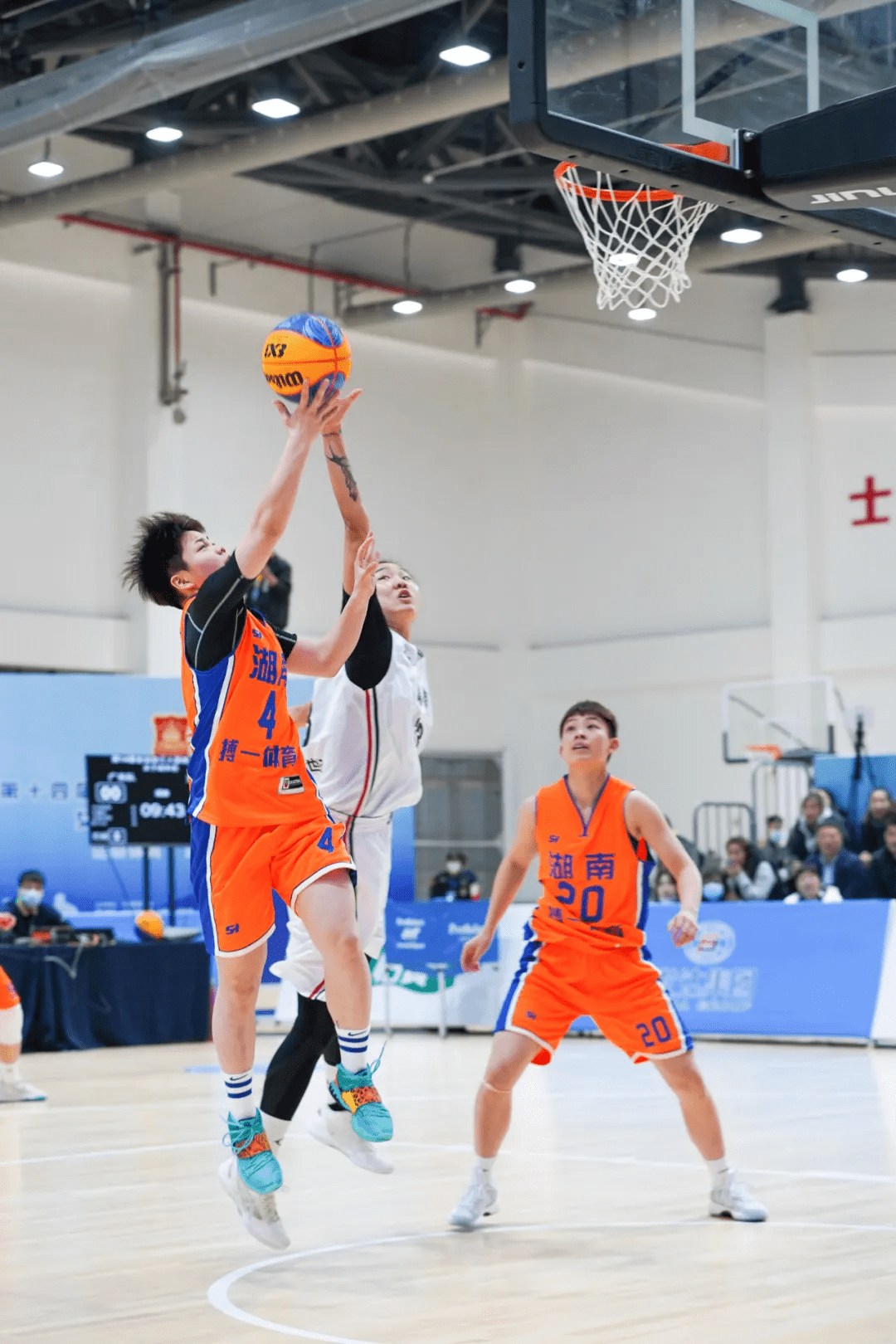 史诗对决!篮球上演极限翻盘的简单介绍 史诗对决!篮球上演极限翻盘的简单介绍