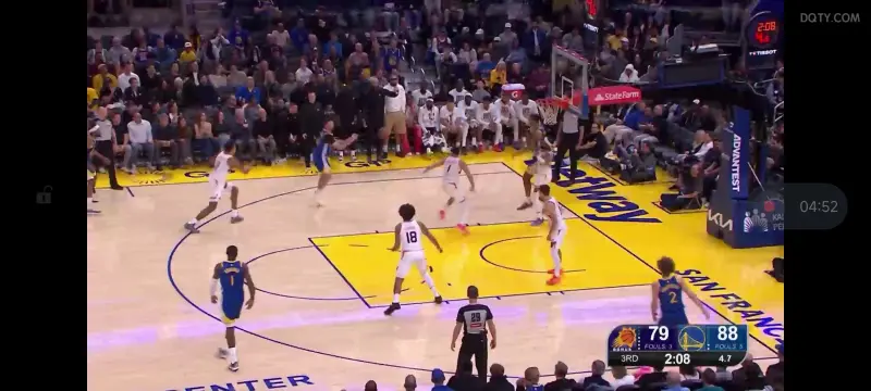 快船力克勇士,布克扛起全队 快船力克勇士,布克扛起全队